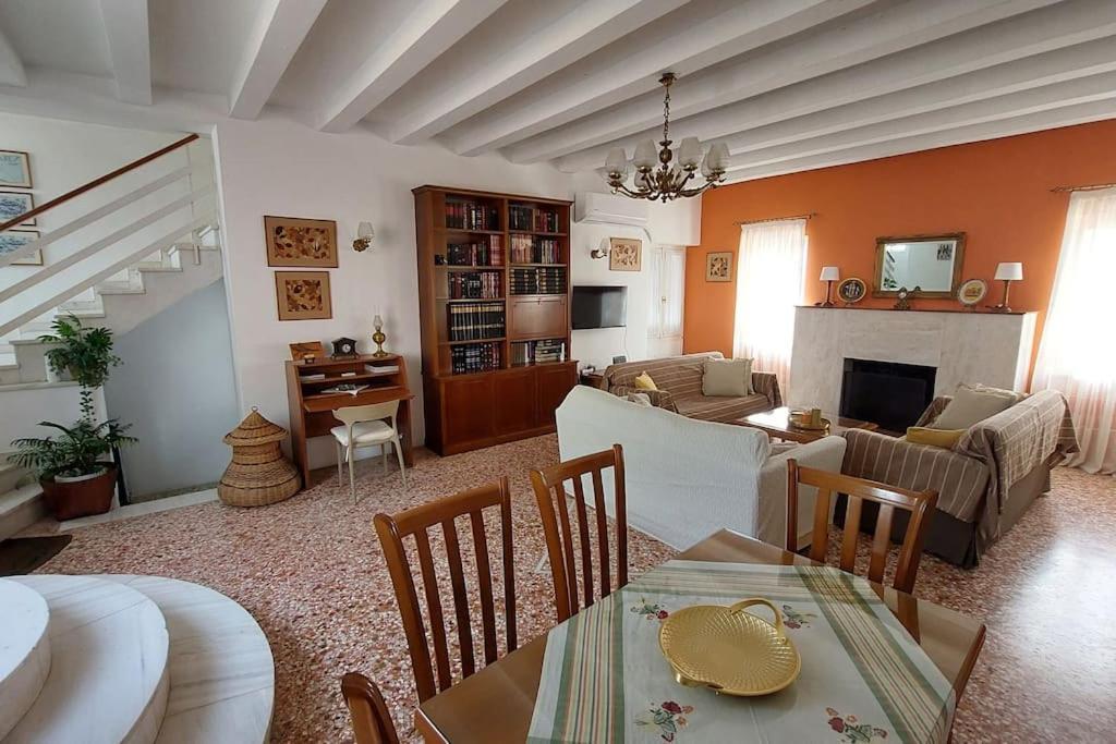 Villa Elea Толон Экстерьер фото