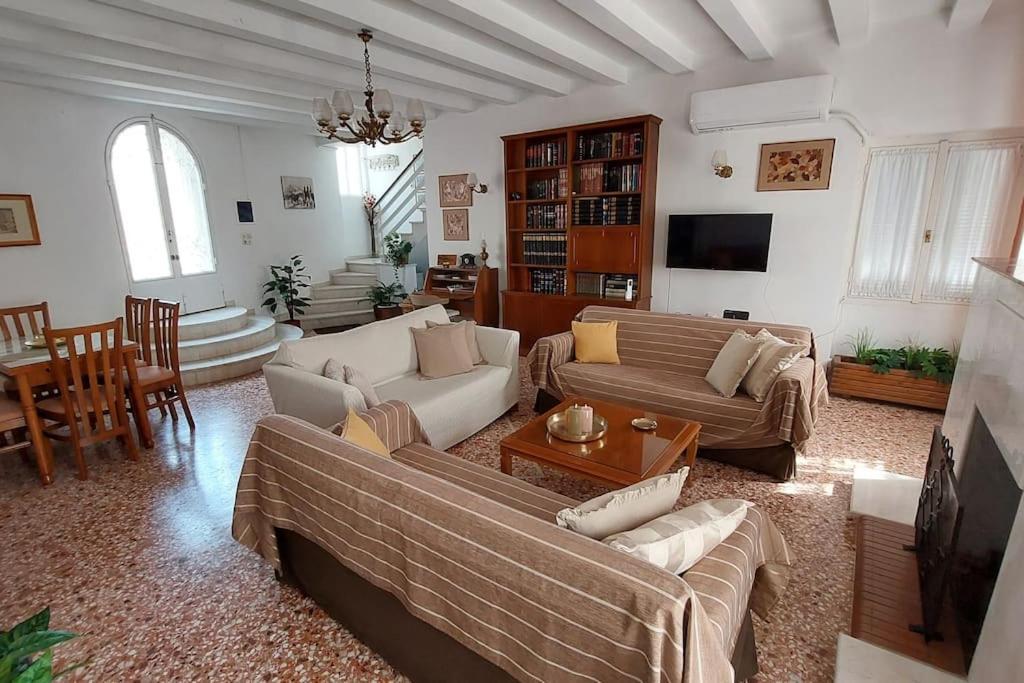Villa Elea Толон Экстерьер фото